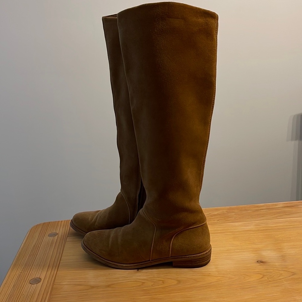 Tall leather suede boots